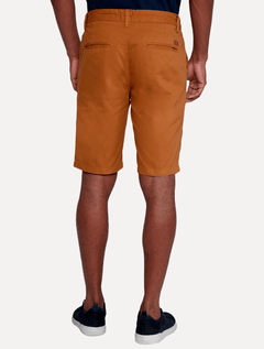 Bermuda Dudalina Masculina Sarja Chino Comfort Tinturada Cáqui