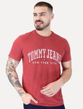 Camiseta Tommy Jeans Masculina Regular Logo Varsity Washed Bordô