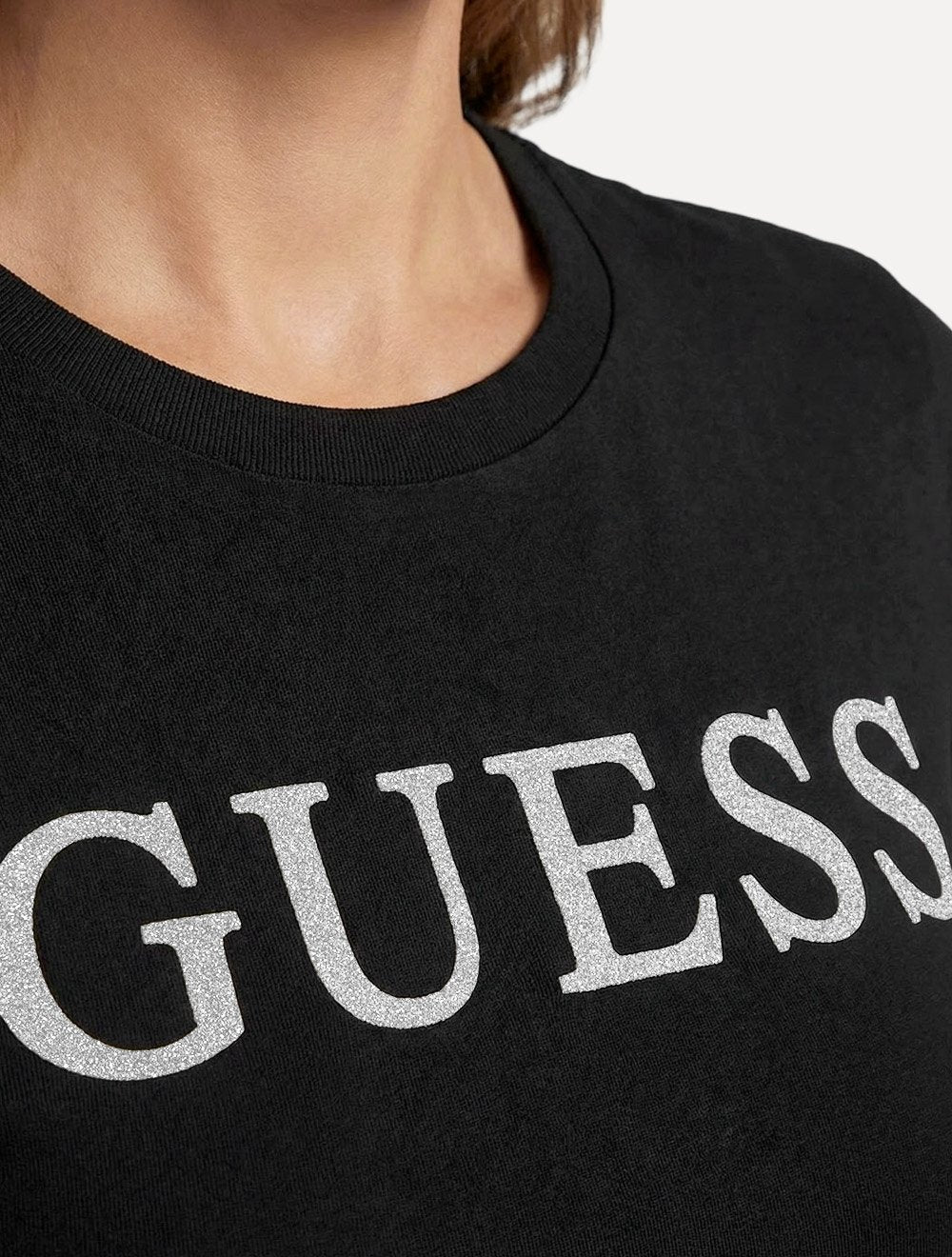Camiseta Guess Feminina Silk Silver Logo Simple Preto