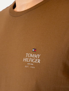 Camiseta Tommy Hilfiger Masculina Stack Brand Love Marrom