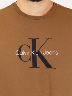 Camiseta Calvin Klein Jeans Masculina New Re Issue Frontal Logo Marrom