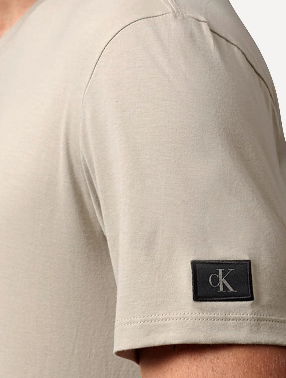 Camiseta Calvin Klein Jeans Masculina Patch CK Lateral Cáqui Claro