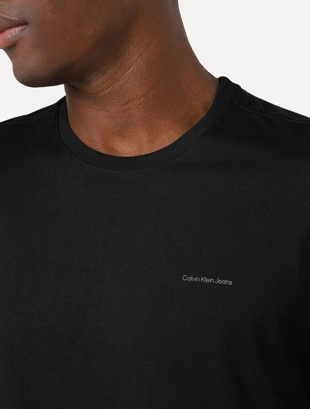 Camiseta Calvin Klein Jeans Masculina Light New Nape Logo Preta