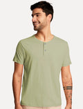 Camiseta King & Joe Masculina Botão Pima Touch Henley Verde Oliva