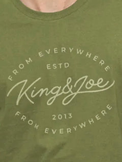 Camiseta King & Joe Masculina Signature Circle Estd 2013 Verde Oliva