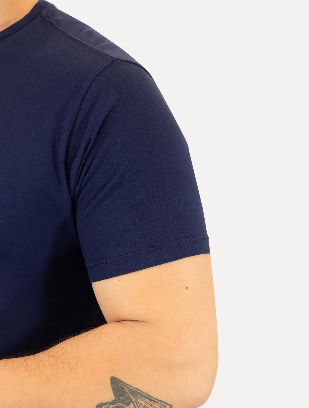 Camiseta Calvin Klein Jeans Masculina New Logo Re Issue Azul Marinho
