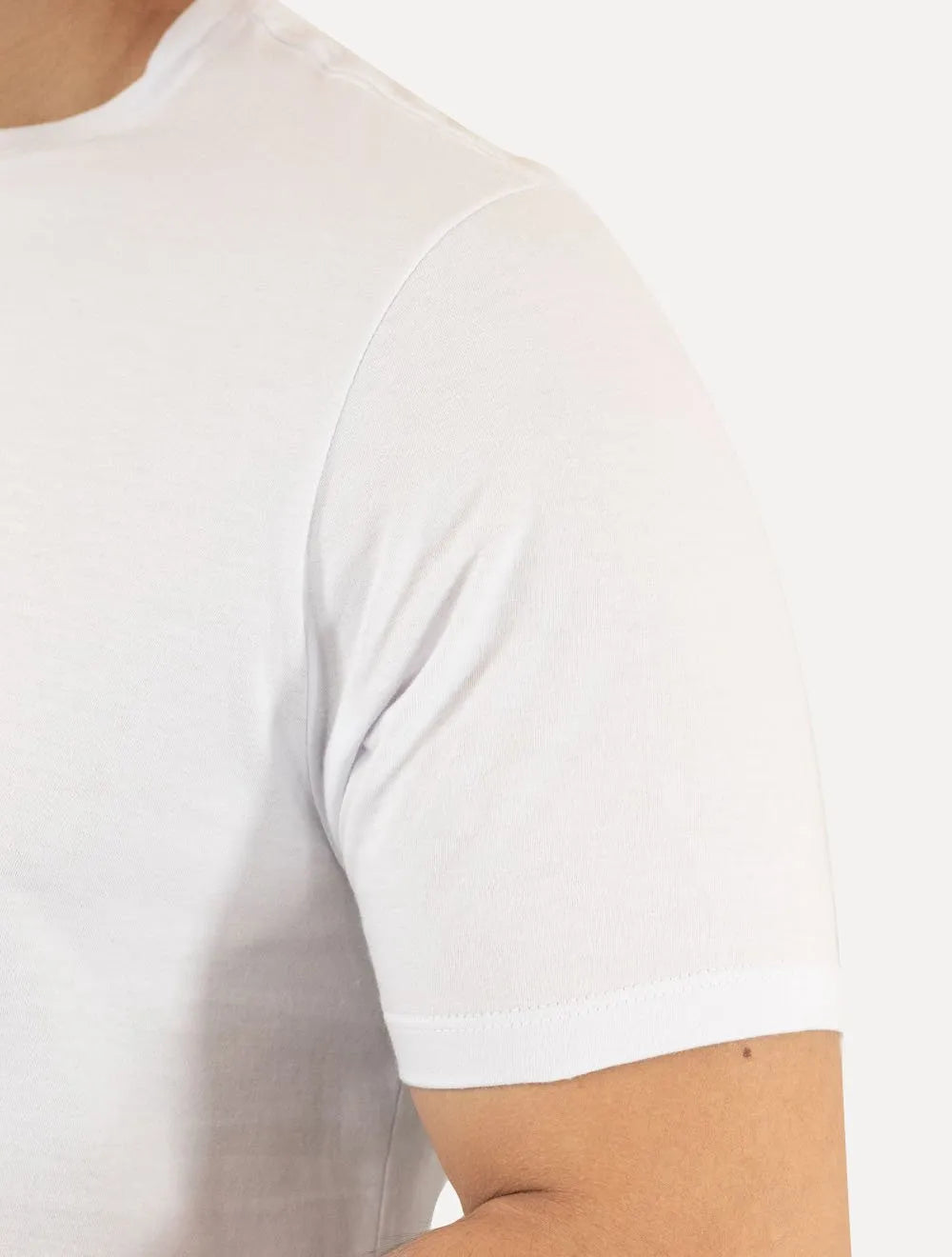 Camiseta Calvin Klein Jeans Masculina Micrologo Registered Branca