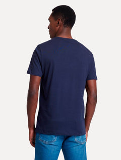 Camiseta Aramis Masculina Estampa Faixas Peito Azul Marinho