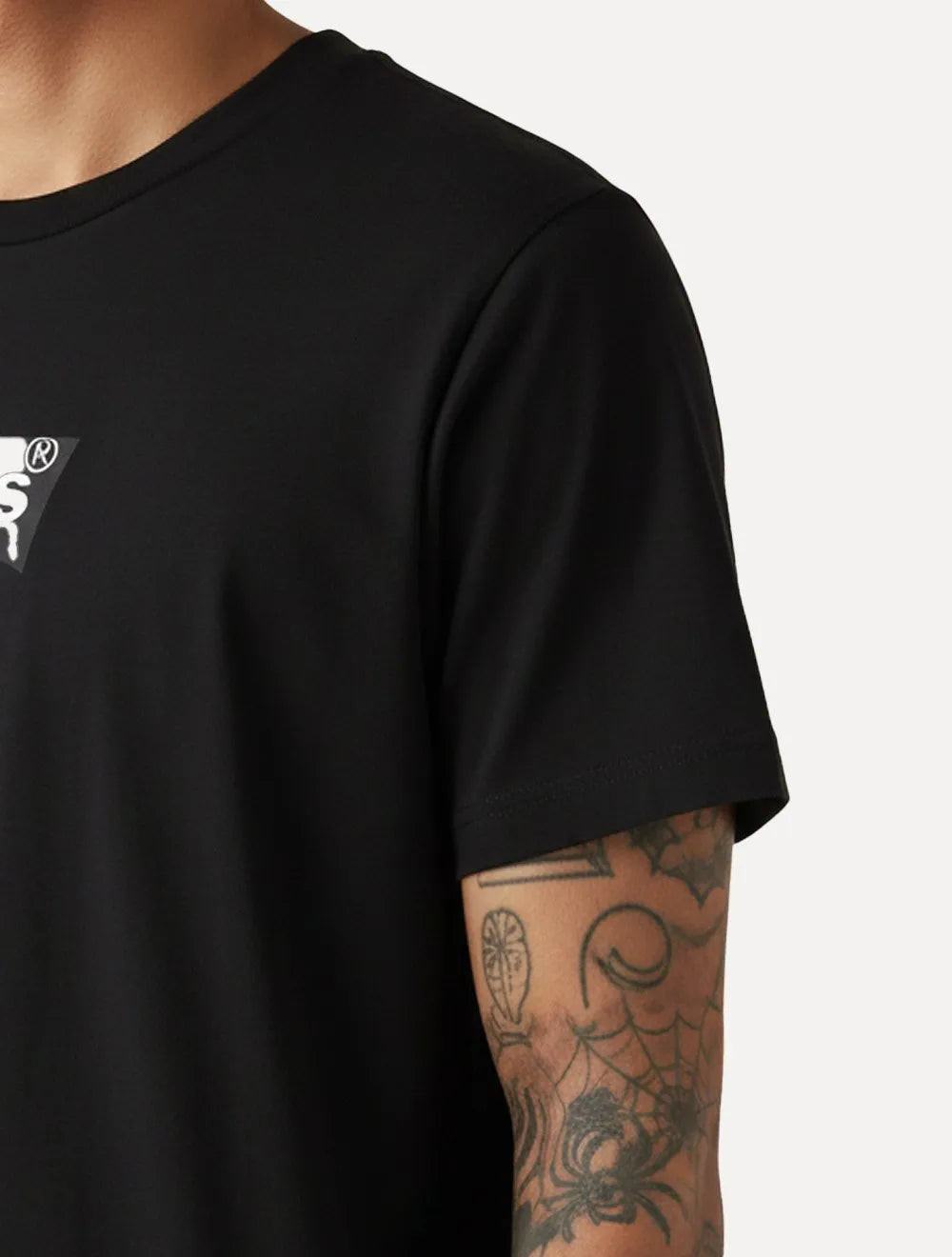 Camiseta Levis Masculina Logo Pequeno Batwing Classic Preta