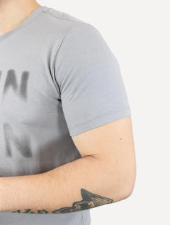 Camiseta John John Masculina Logo Blur Cinza Médio