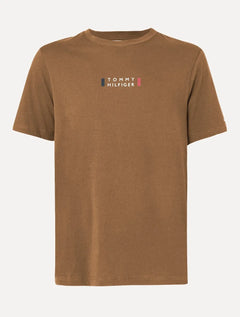 Camiseta Tommy Hilfiger Masculina Stack Center Brand Love Print Marrom Médio
