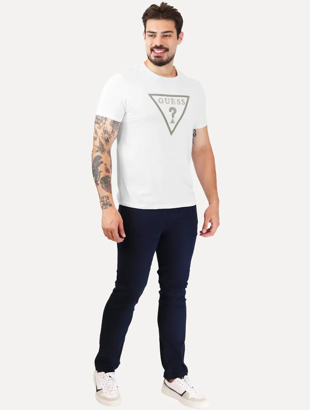 Camiseta Guess Masculina Classic Logo Embossed Branca