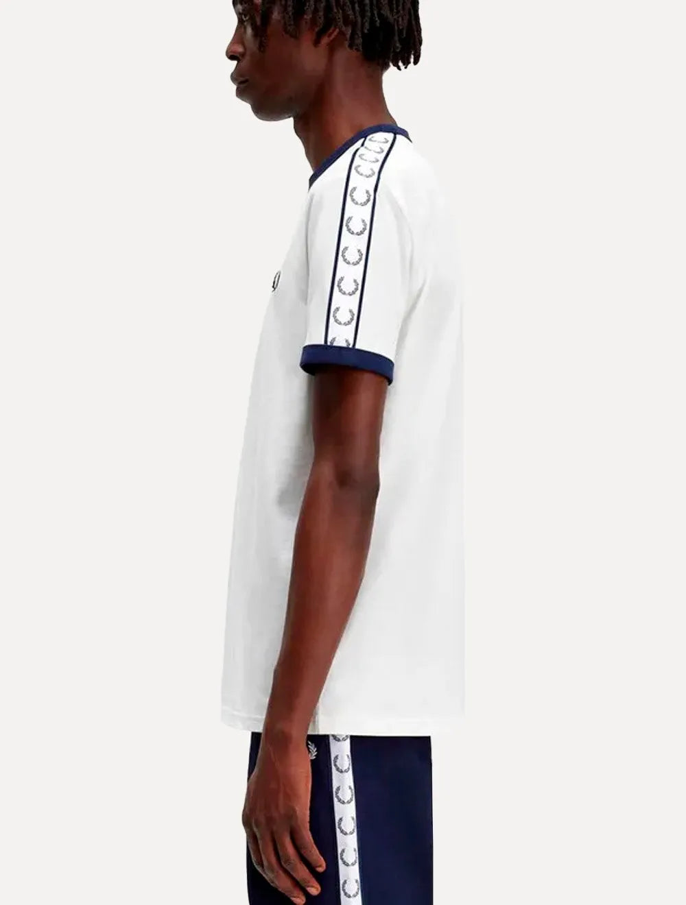 Camiseta Fred Perry Masculina Regular Taped Ringer Branca