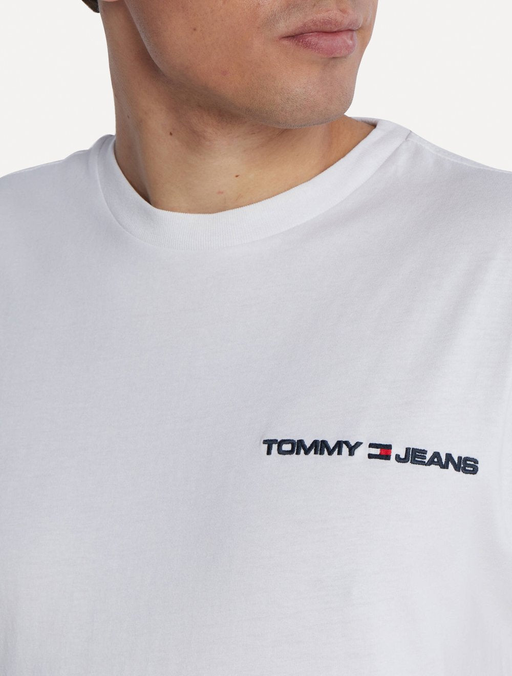 Camiseta Tommy Jeans Masculina Classic Linear Embroidered Chest Branca.
