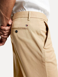 Calça Tommy Hilfiger Masculina de Sarja Brooklyn Cáqui Claro