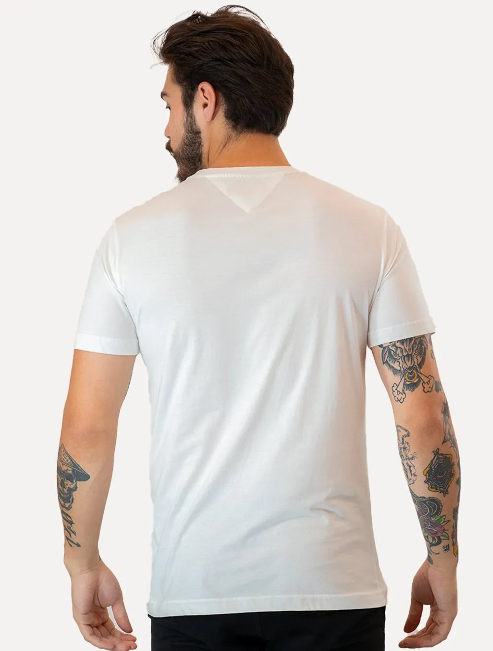 Camiseta Tommy Hilfiger Brand Love Chest Tee Branca