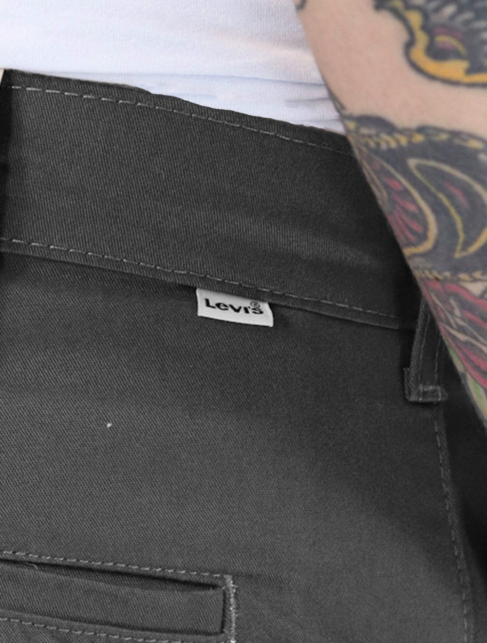 Bermuda Levis Masculina Sarja Chino Straight Cinza Escuro