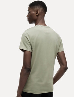 Camiseta Tommy Jeans Masculina Regular Jersey C-Neck Flag Verde Musgo