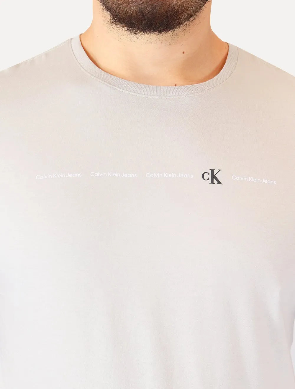 Camiseta Calvin Klein Jeans Masculina Meia Malha Logo Flow Areia