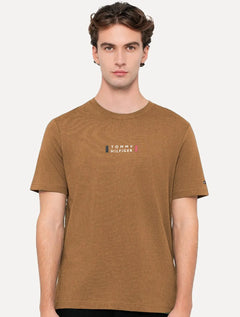 Camiseta Tommy Hilfiger Masculina Stack Center Brand Love Print Marrom Médio
