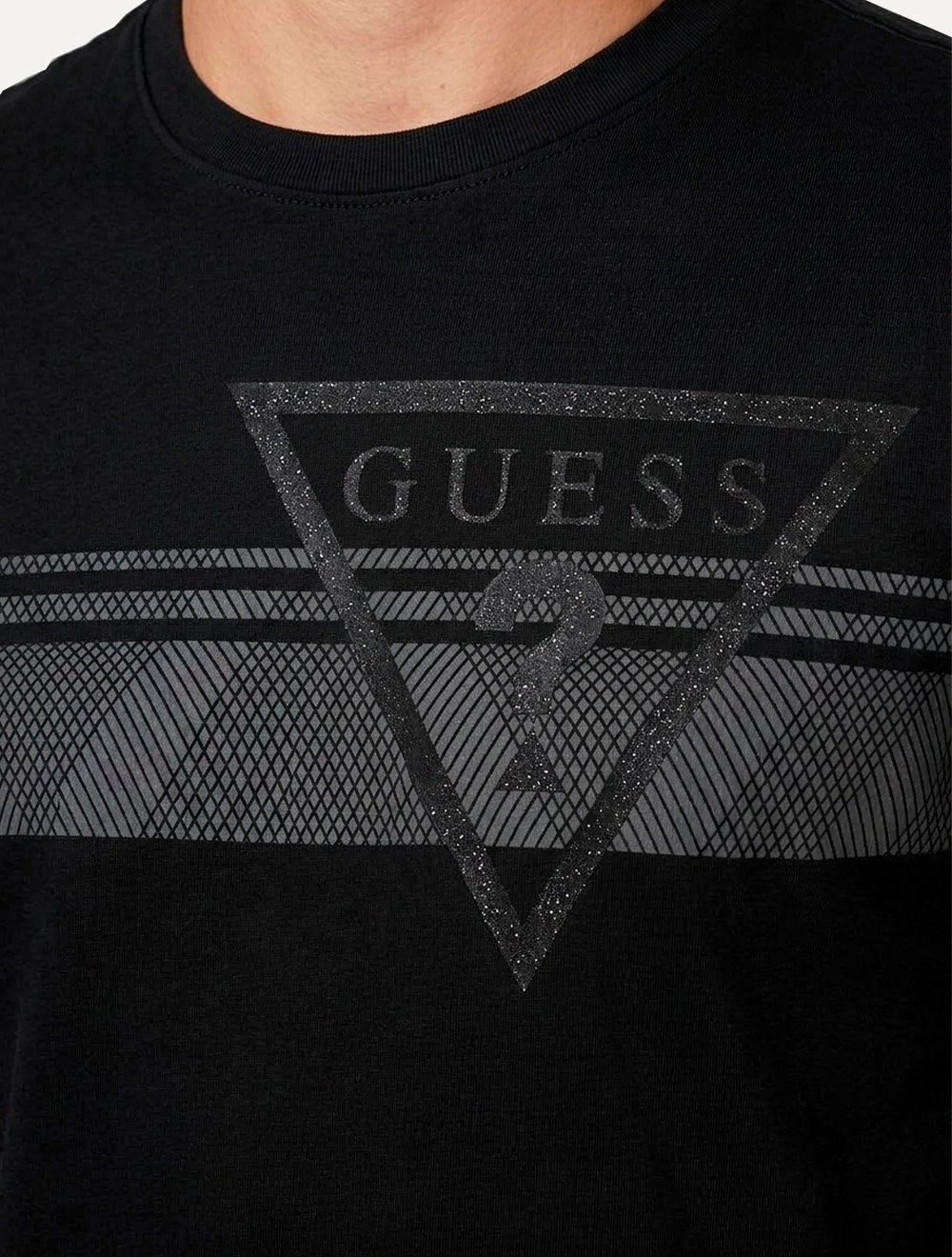 Camiseta Guess Masculina Big Chest Inverse Line Logo Preta