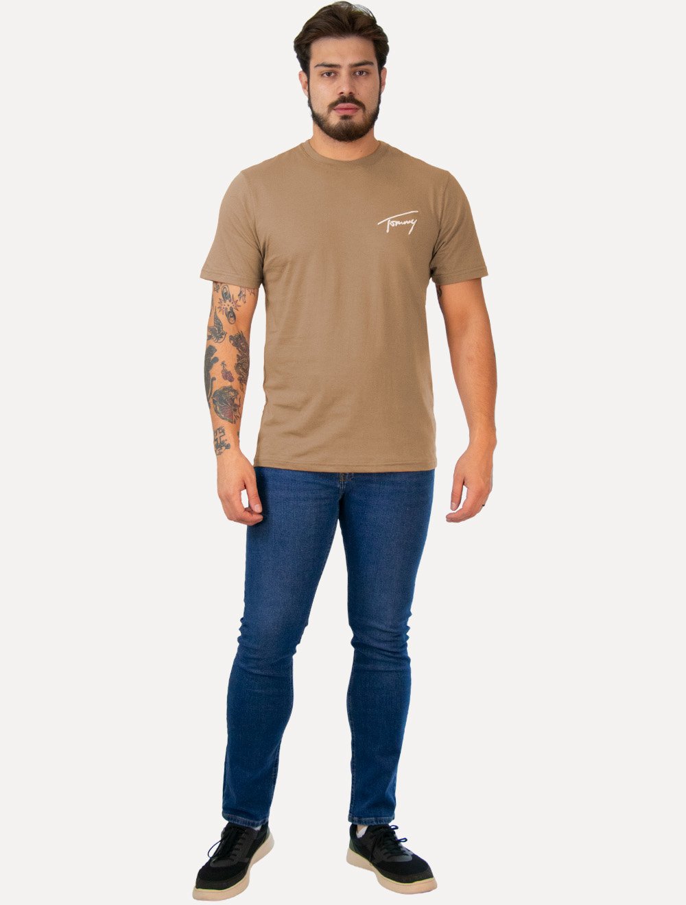 Camiseta Tommy Jeans Masculina Embroidered Signature Cáqui