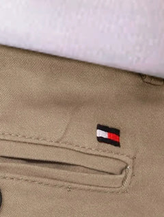 Calça Tommy Hilfiger Masculina de Sarja Brooklyn Caqui Escuro