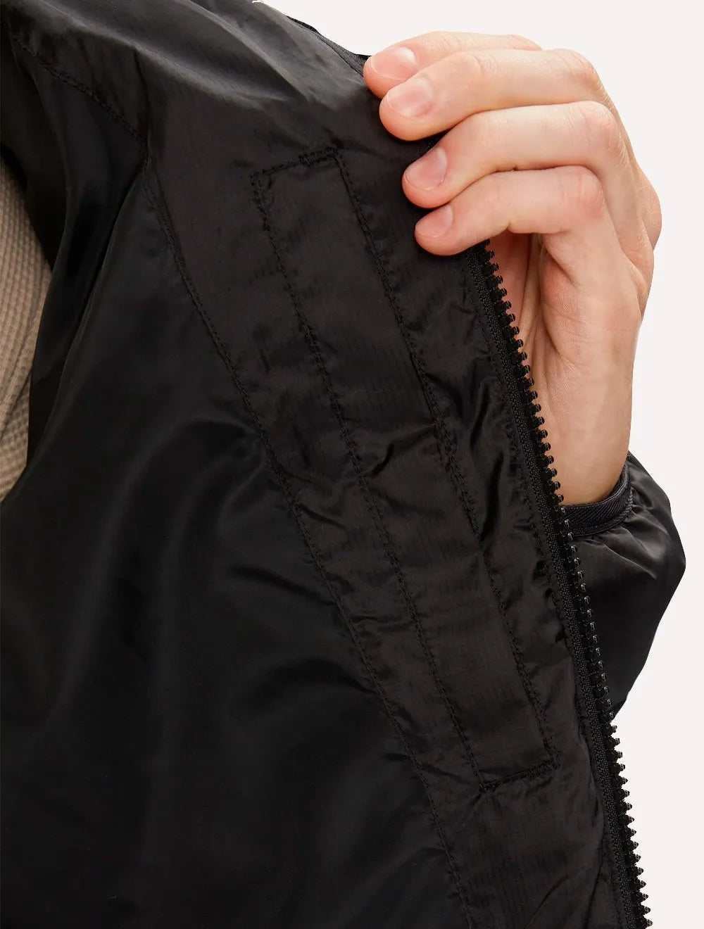 Jaqueta Calvin Klein Jeans Hooded Essential Puffer CK Preta