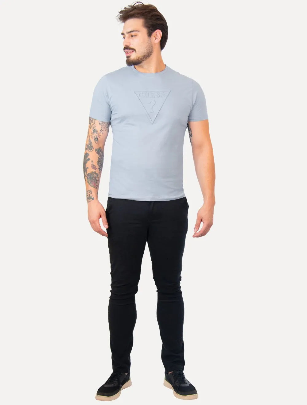 Camiseta Guess Masculina Embossed Logo Azul Claro