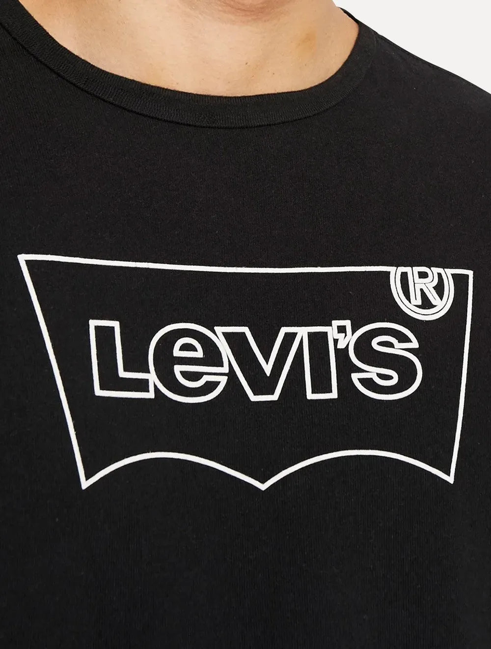 Camiseta Levis Masculina Relaxed Center Logo Stripe Preta