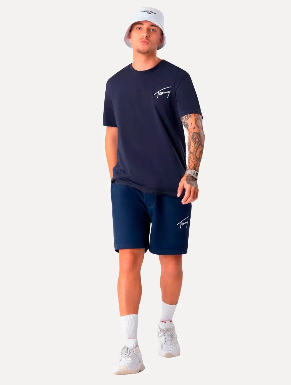Camiseta Tommy Jeans Masculina Embroidered Signature Azul Marinho