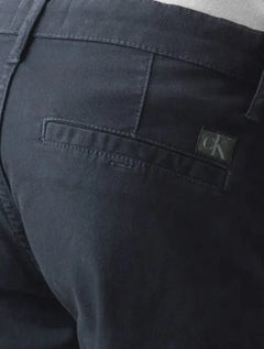 Bermuda Calvin Klein Infantil Color Chino Barra Virada Azul Marinho