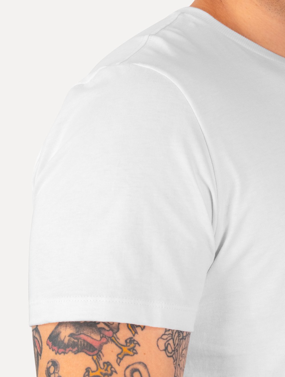 Camiseta Colcci Masculina Back To Basics Red Logo Branca