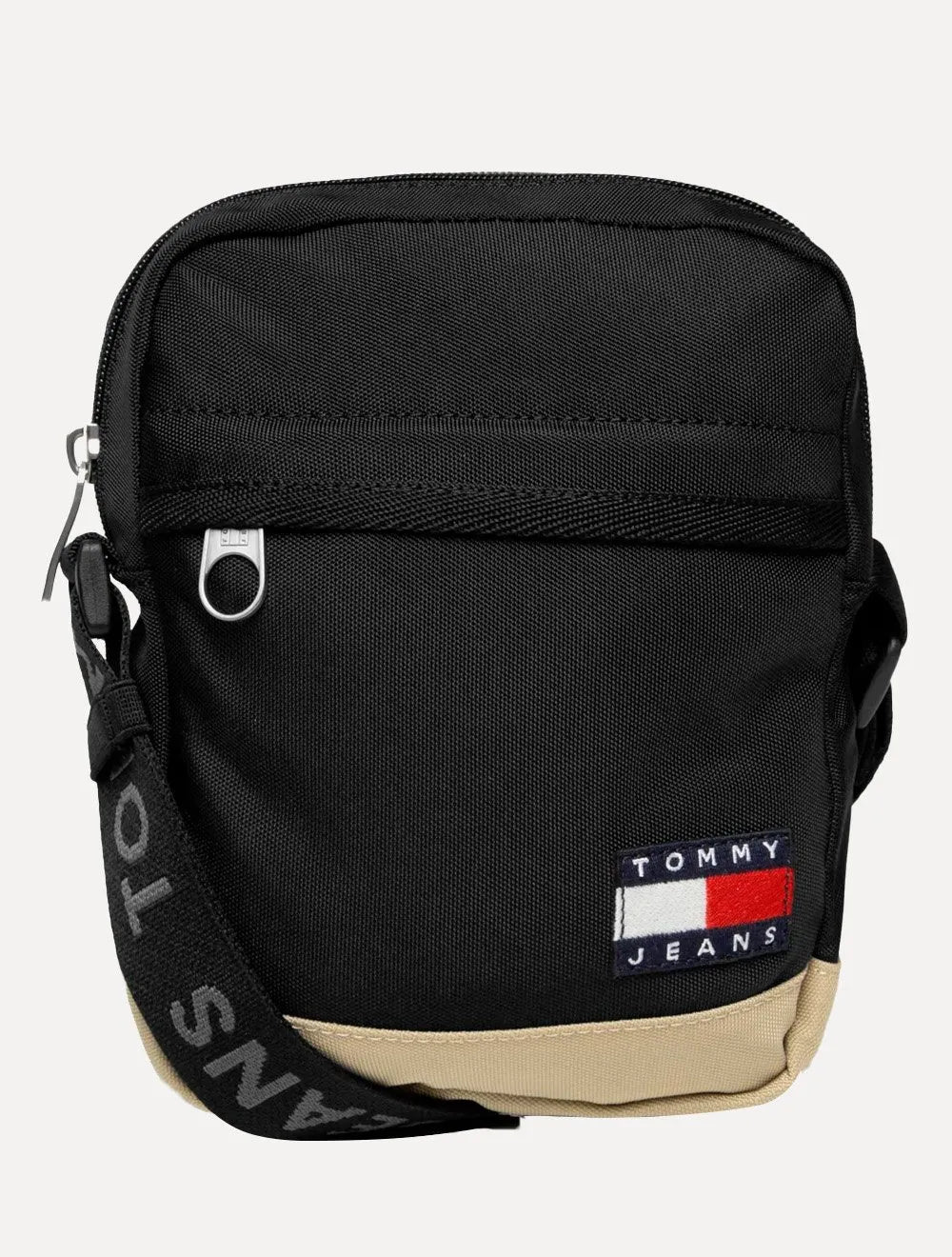 Bolsa Tommy Jeans Masculina Daily Essential Squared Reporter Preta