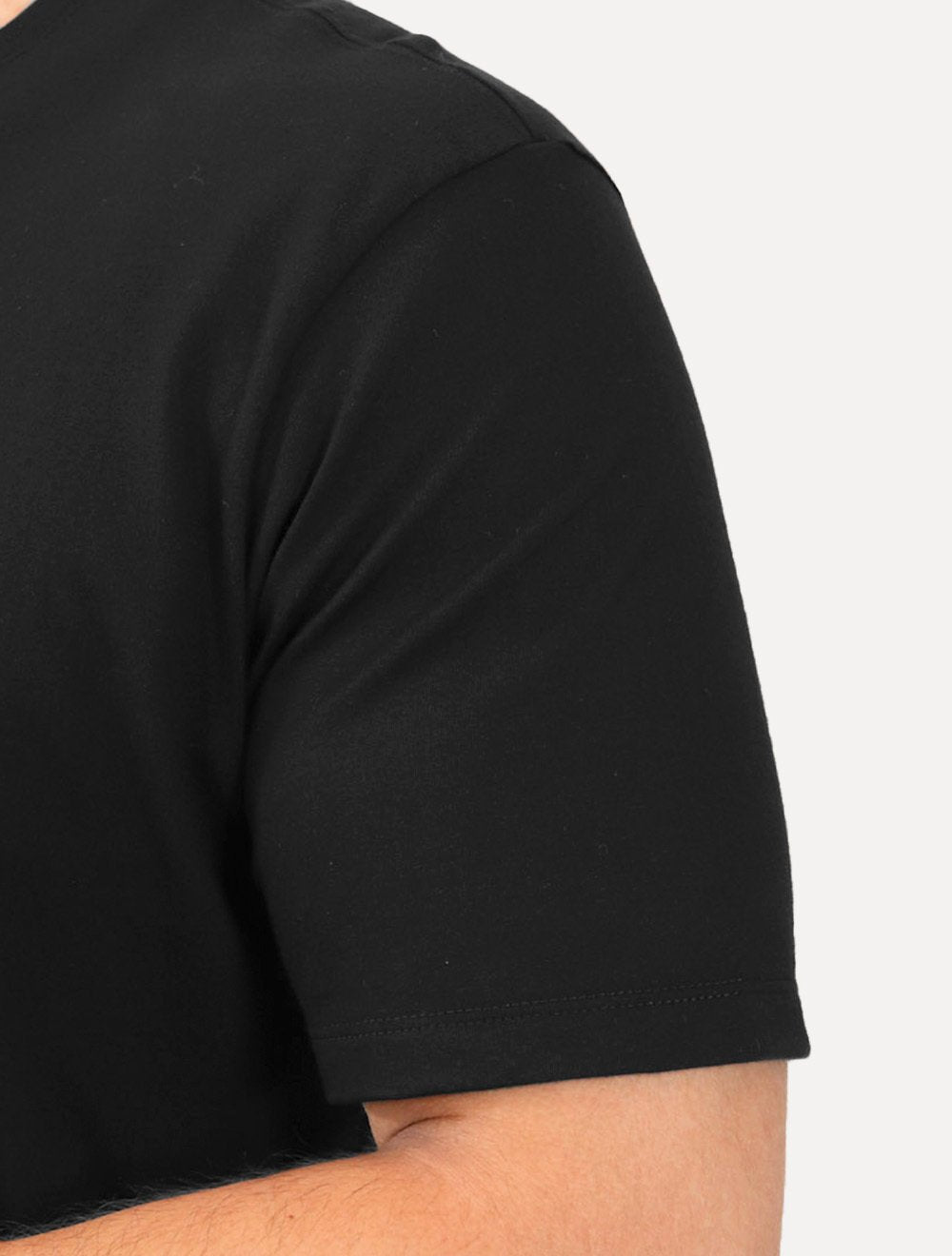 Camiseta Guess Masculina Bordado Peito Logo 1981 Preta