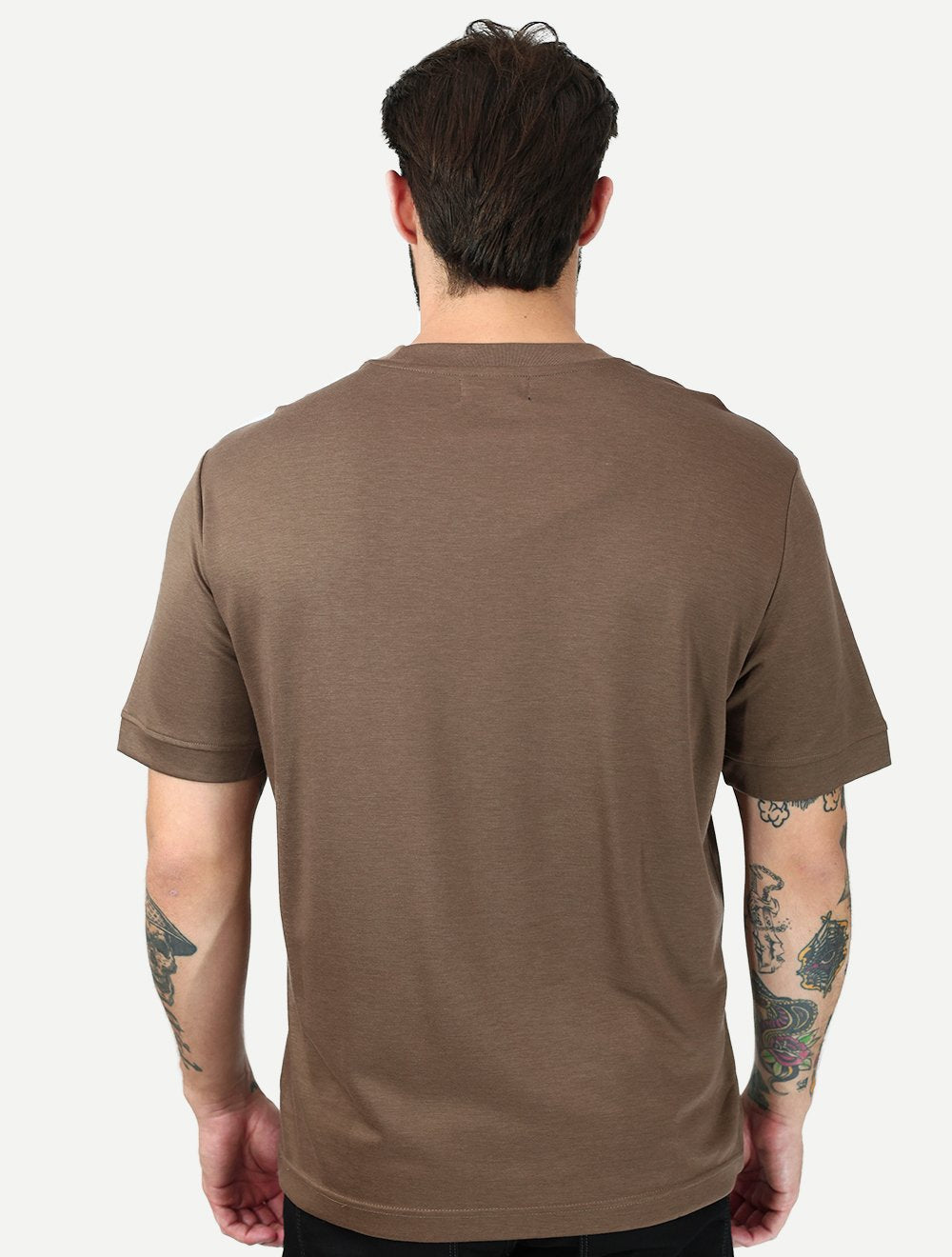 Camiseta Dixen Over Recorte Estruturado na Manga Marrom