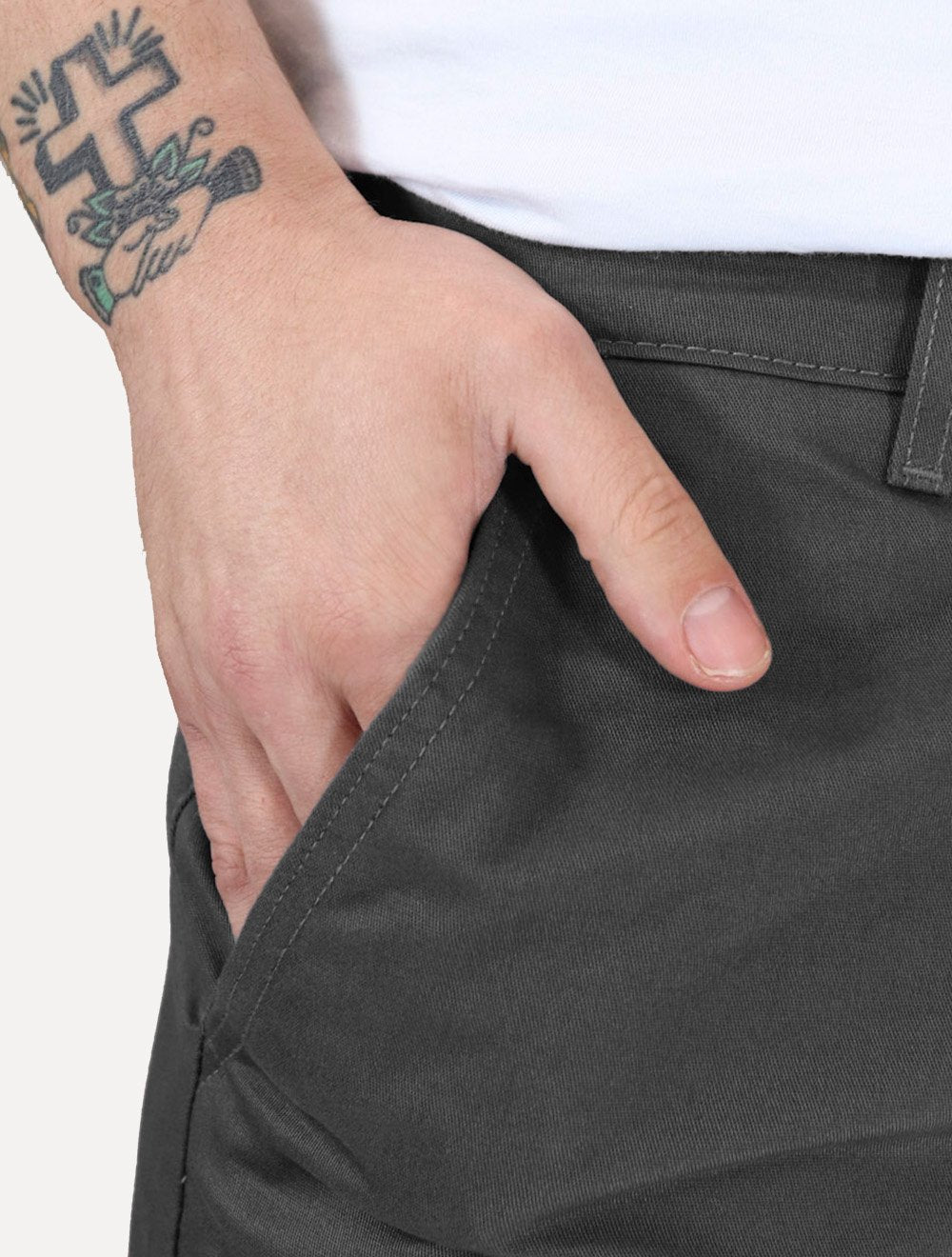 Bermuda Levis Masculina Sarja Chino Straight Cinza Escuro
