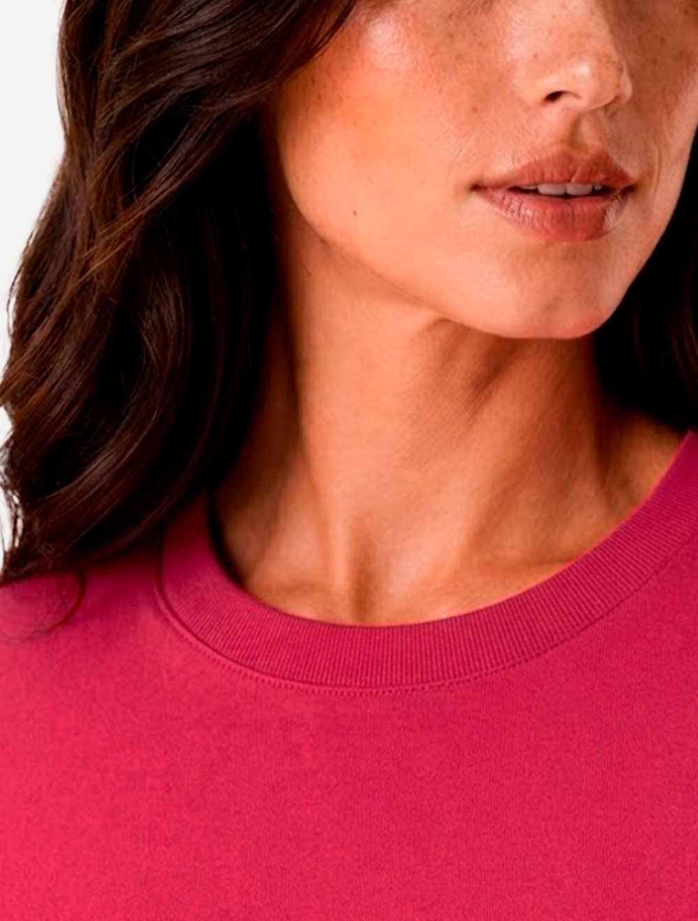 Camiseta Guess Feminina Signature Embroidery Logo Rosa Escuro