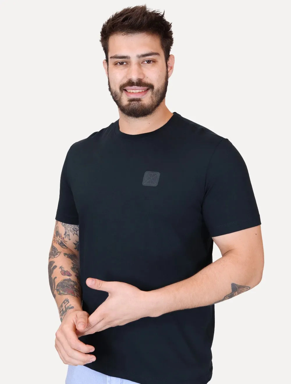 Camiseta Calvin Klein Jeans Masculina Egyptian Cotton CK Rubber Badge Azul Marinho