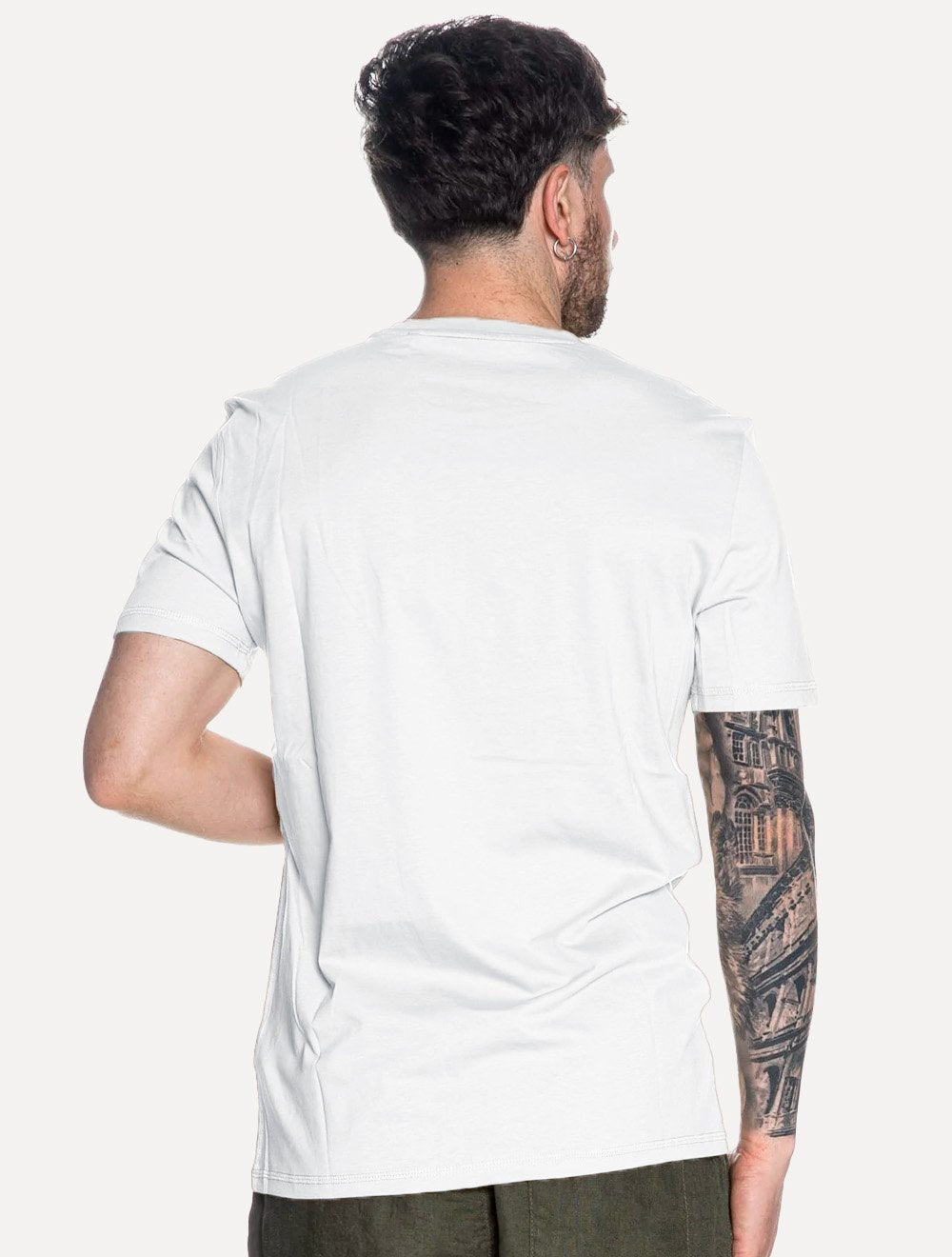 Camiseta Guess Masculina Rubber Est.1981 Stoned Branca
