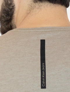 Camiseta Calvin Klein Jeans Masculina CK Bordado Peito Cáqui Mescla