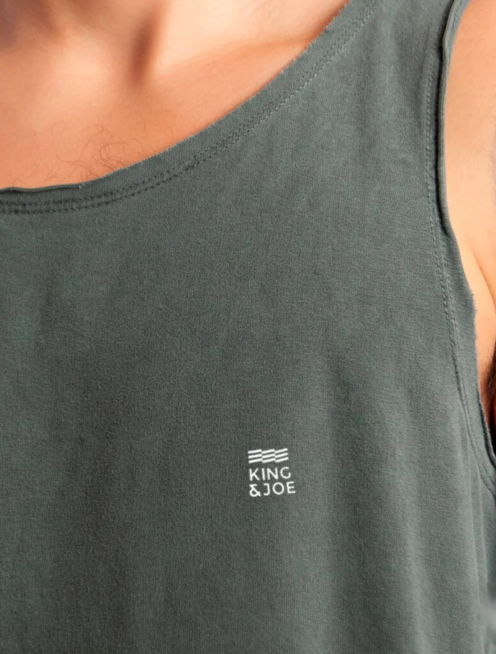 Regata King & Joe Masculina Estonada Machão Logo Peito Chumbo