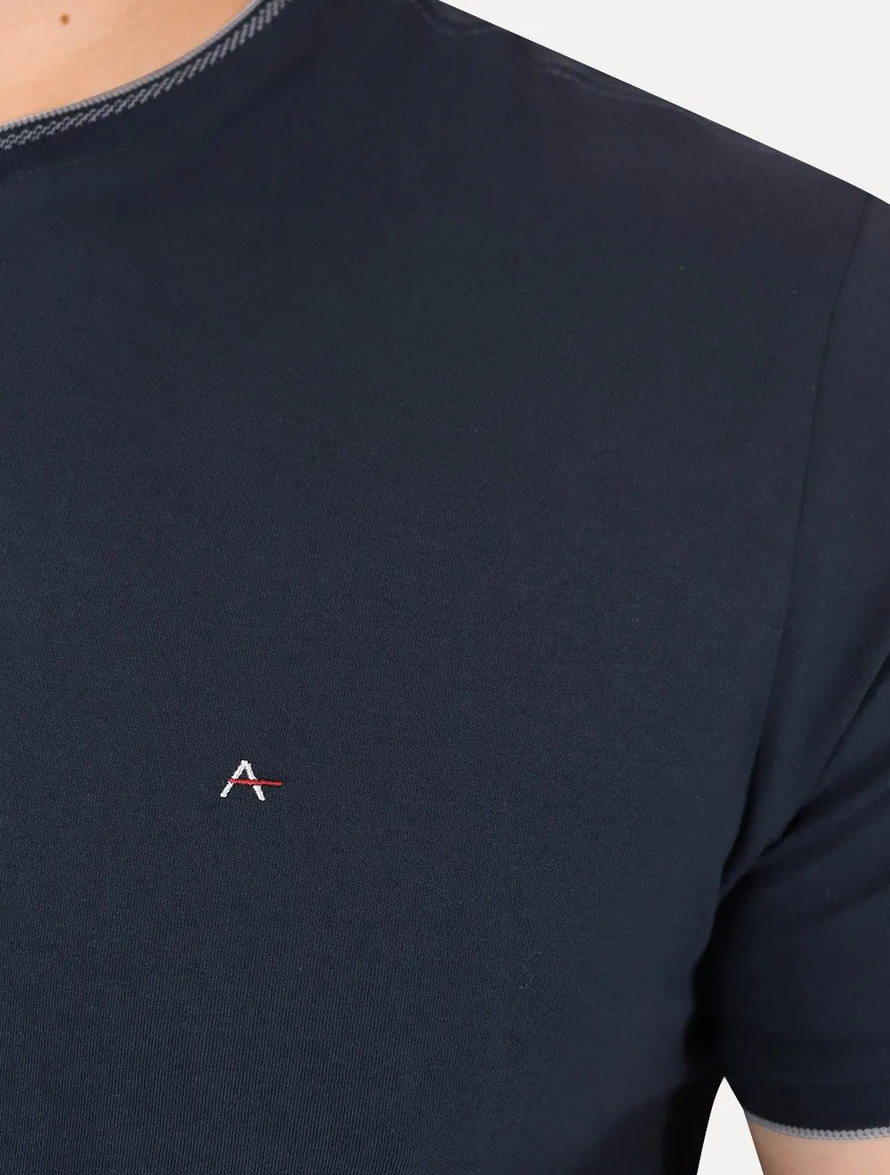 Camiseta Aramis Masculina Grey Friso Gola Light Logo Azul Marinho