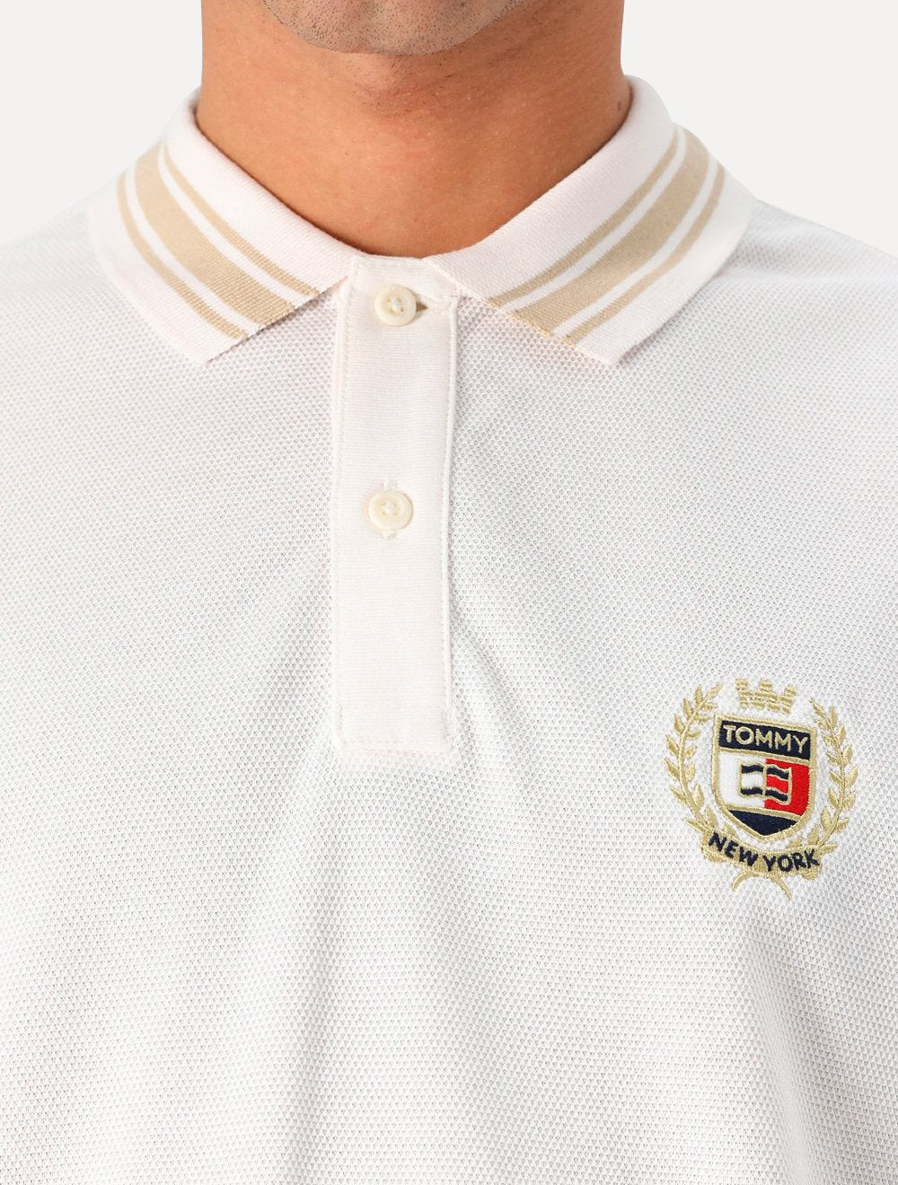 Polo Tommy Jeans Masculina Regular Piquet Varsity Logo Off White