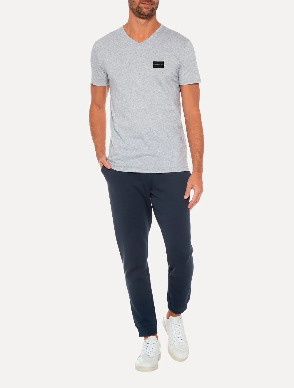 Camiseta Calvin Klein Jeans Masculina Gola V New Logo Dark Square Cinza Mescla