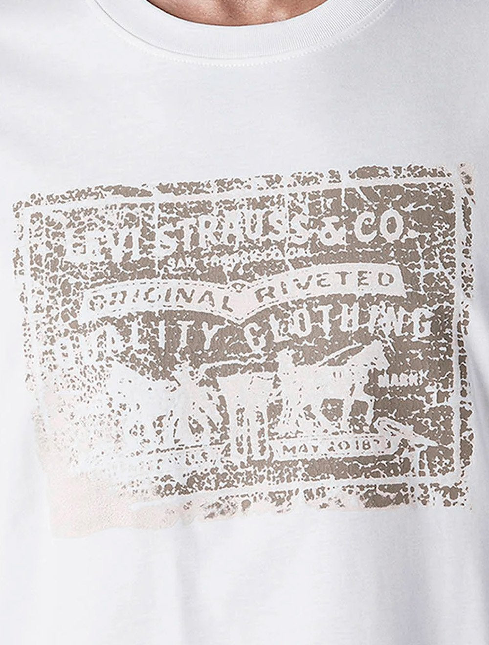 Camiseta Levis Masculina Graphic Two Horse Distressed Branca