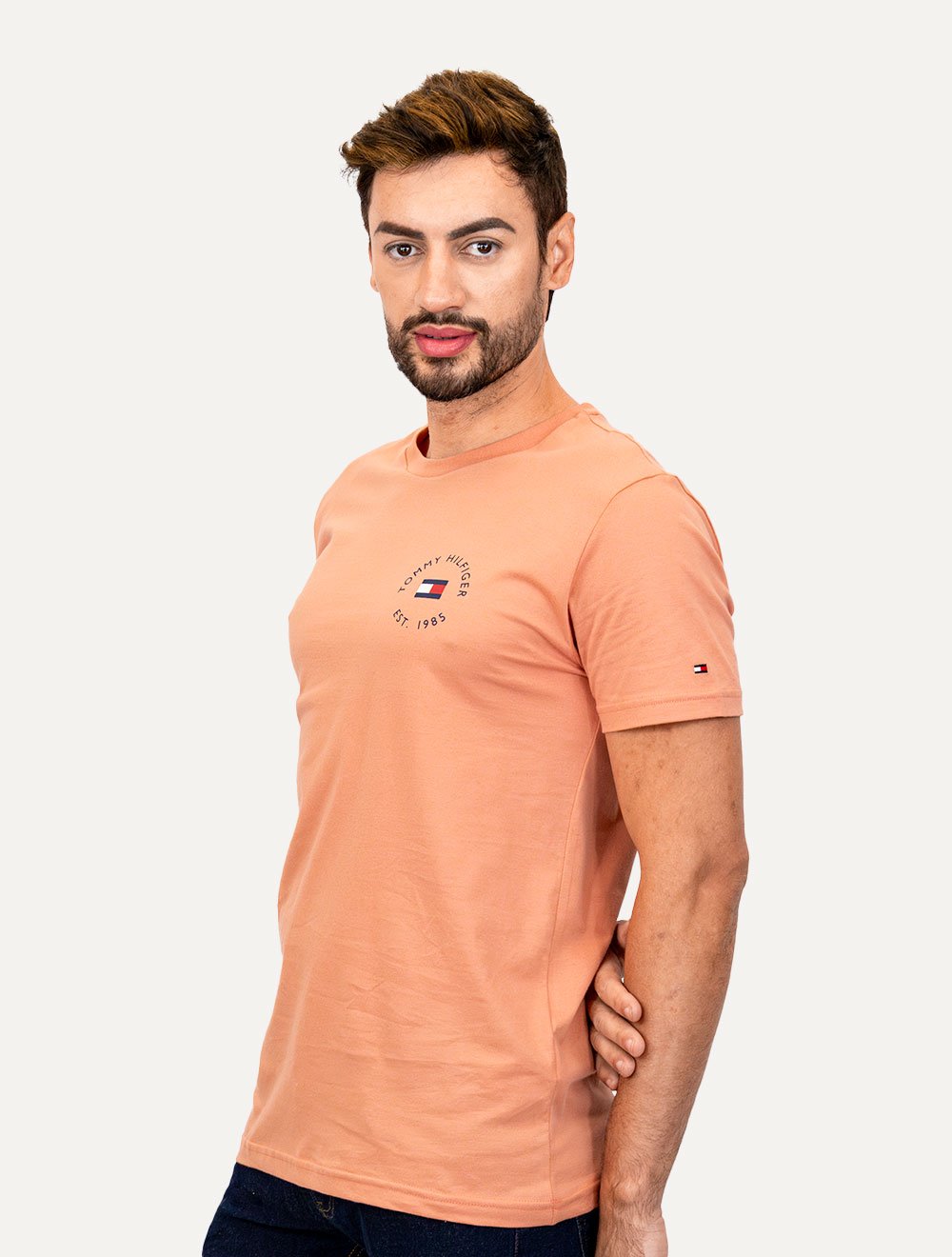 Camiseta Tommy Hilfiger Masculina Roundle Logo Chest Salmão