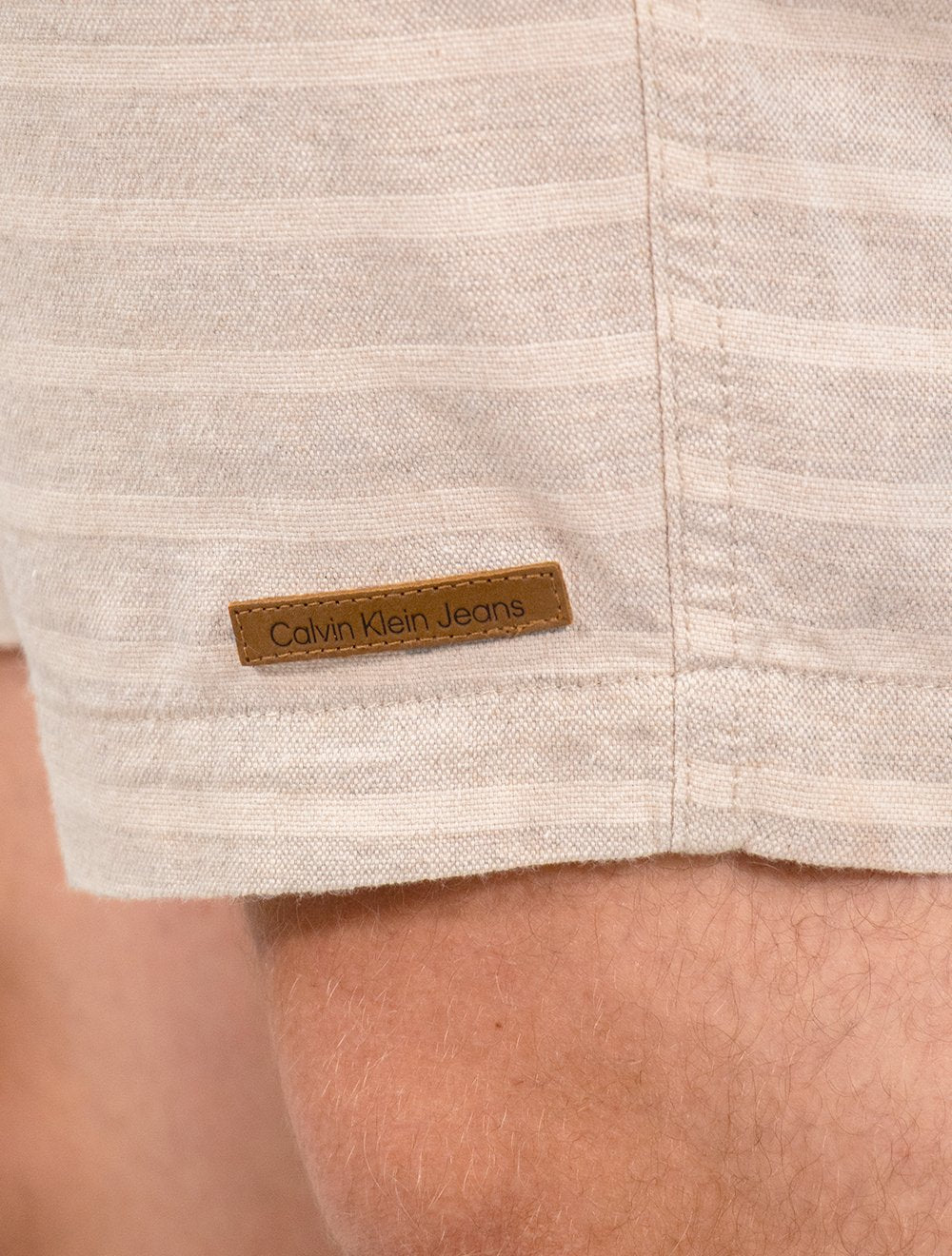 Bermuda Calvin Klein Jeans Masculina Linen Listras Off-White