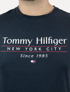 Camiseta Tommy Hilfiger Masculina Center Stack Azul Marinho