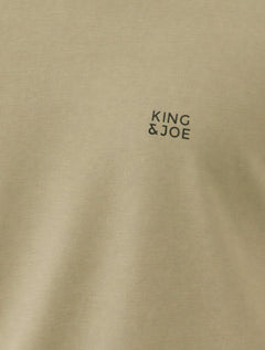 Camiseta King & Joe Masculina Basic Small Dark Logo Cáqui